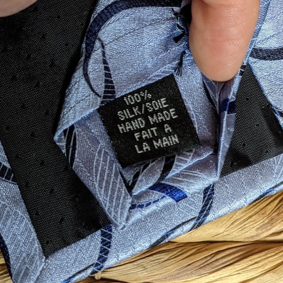 [2/$40] NWOT Men's - Silk Necktie - Blue waves - Picture 4 of 4